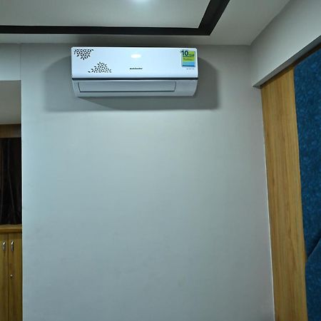 Hotel Sury Villa Ahmedabad Eksteriør billede