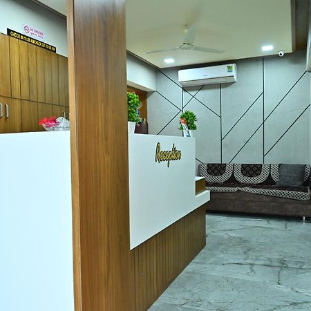 Hotel Sury Villa Ahmedabad Eksteriør billede