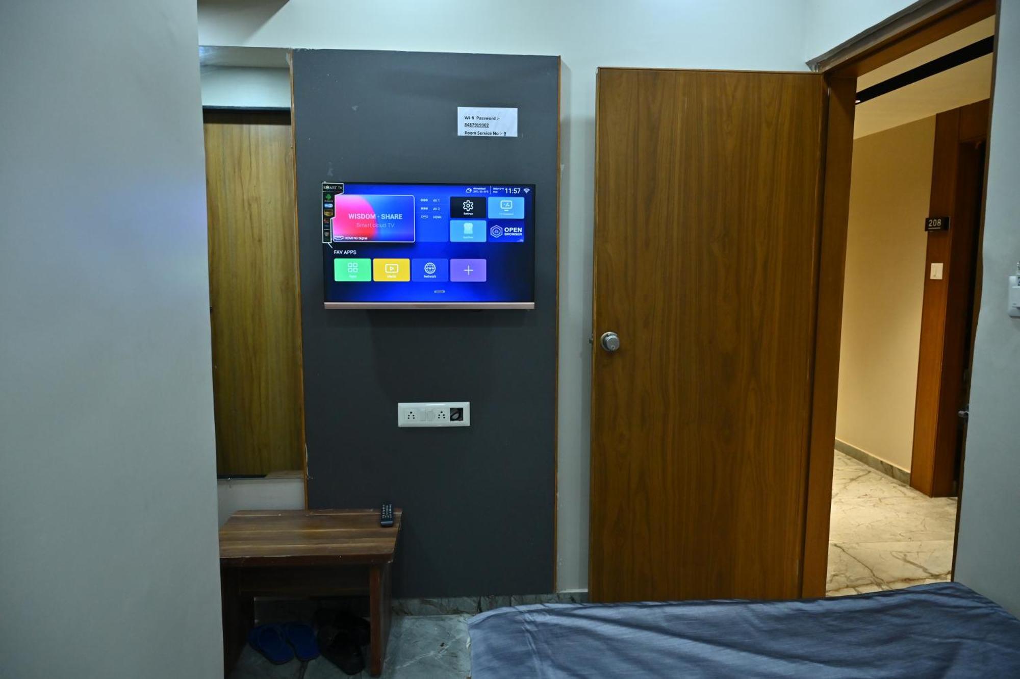 Hotel Sury Villa Ahmedabad Eksteriør billede