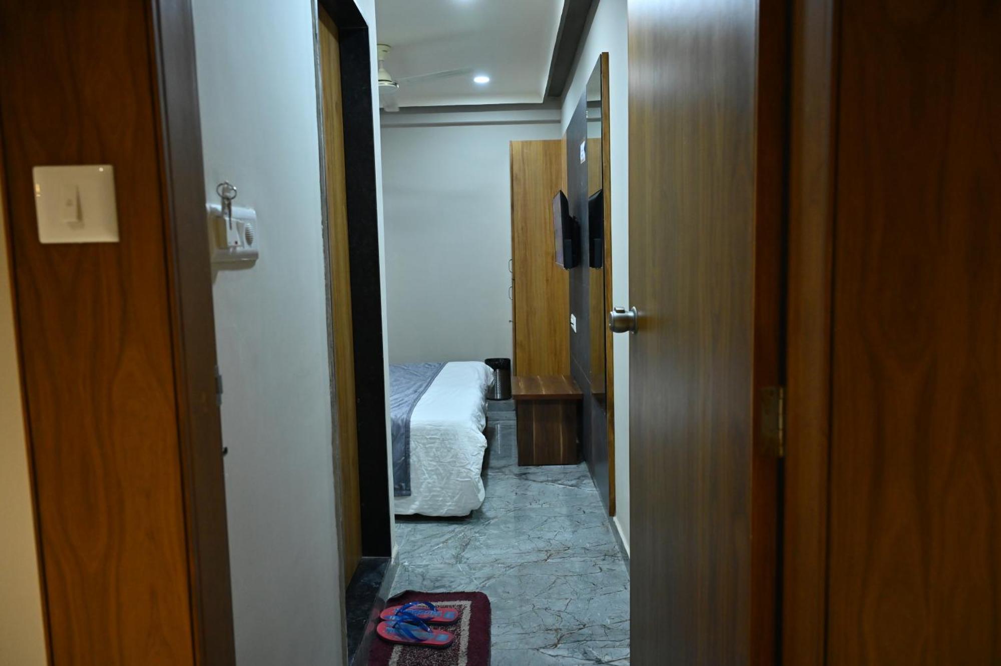 Hotel Sury Villa Ahmedabad Eksteriør billede