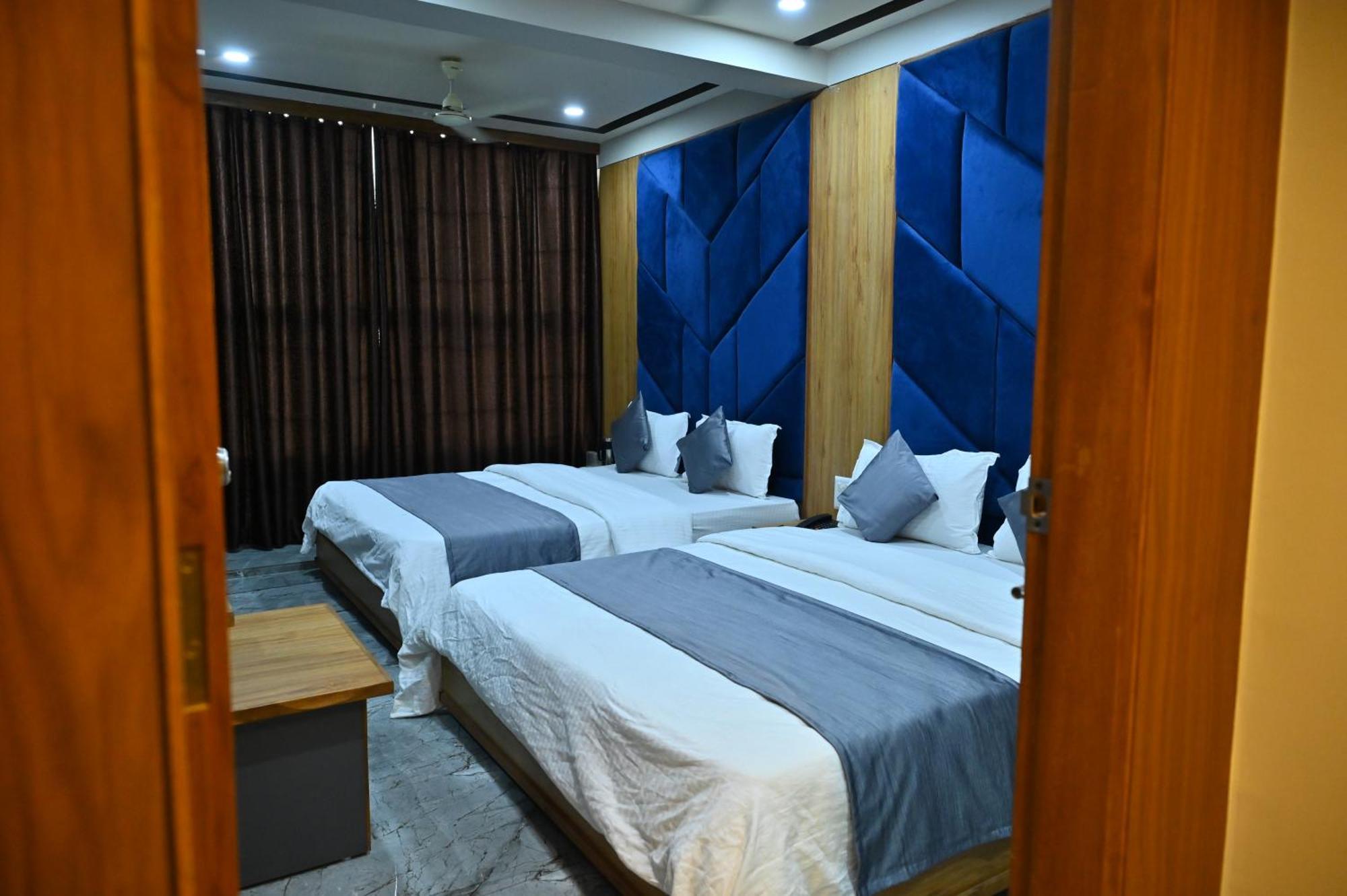 Hotel Sury Villa Ahmedabad Eksteriør billede