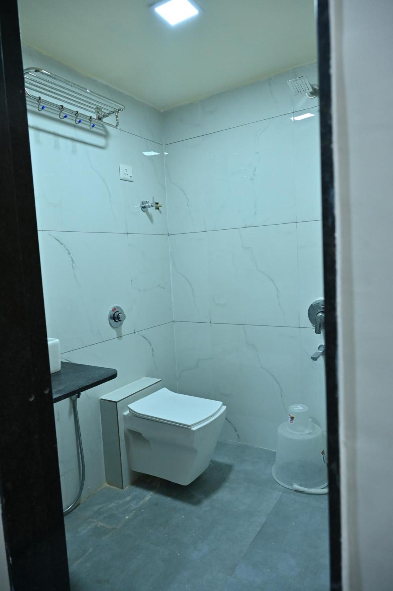 Hotel Sury Villa Ahmedabad Eksteriør billede