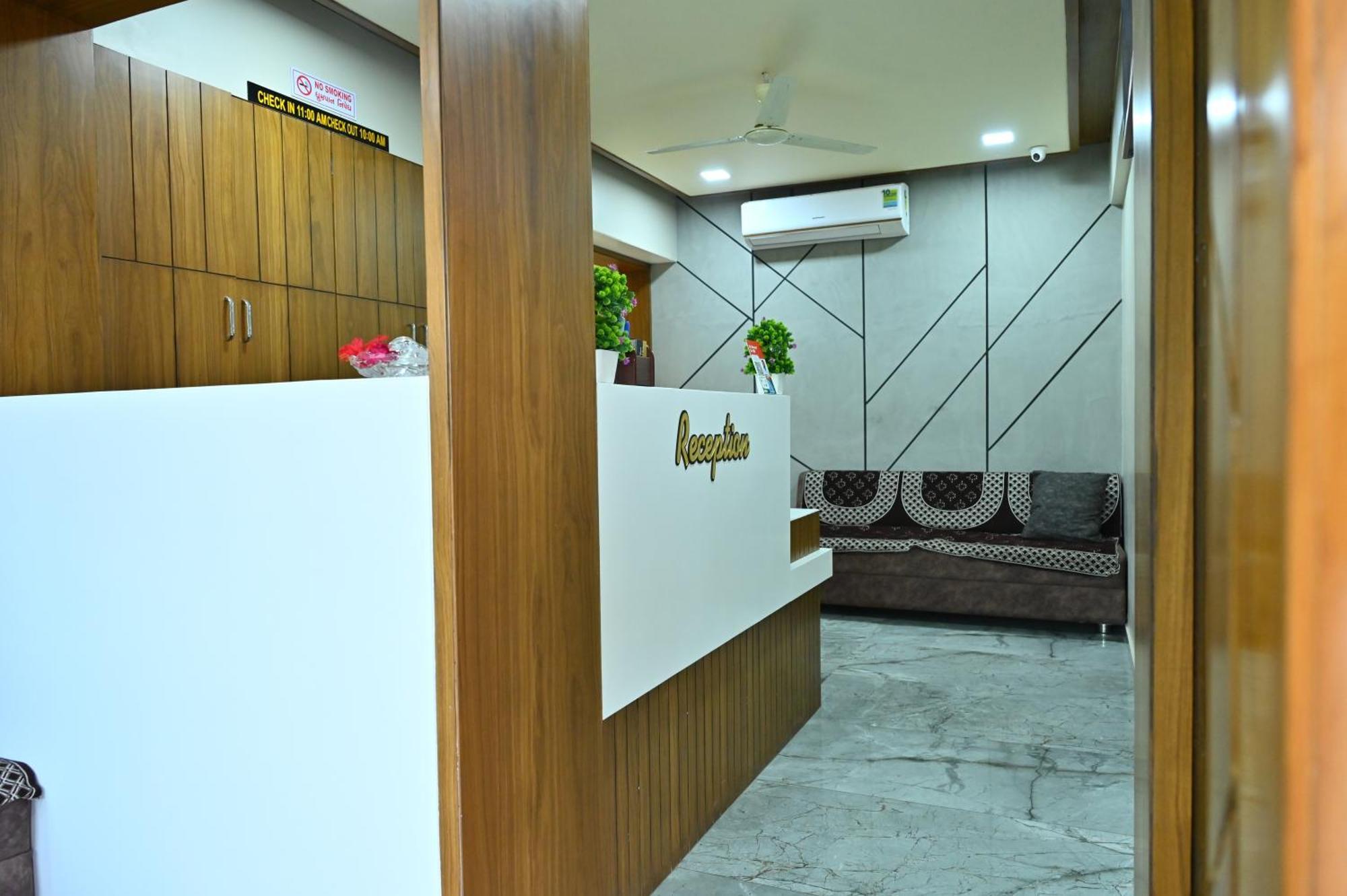 Hotel Sury Villa Ahmedabad Eksteriør billede