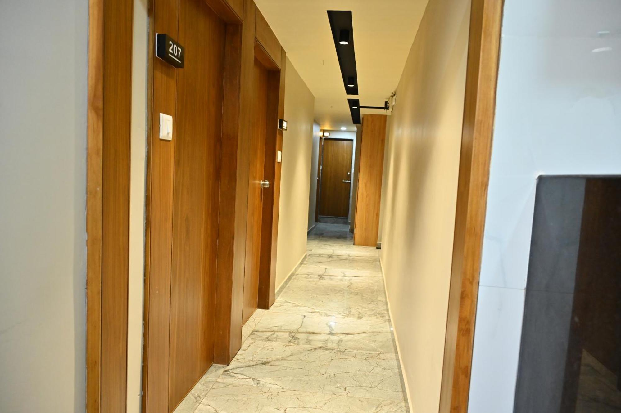 Hotel Sury Villa Ahmedabad Eksteriør billede