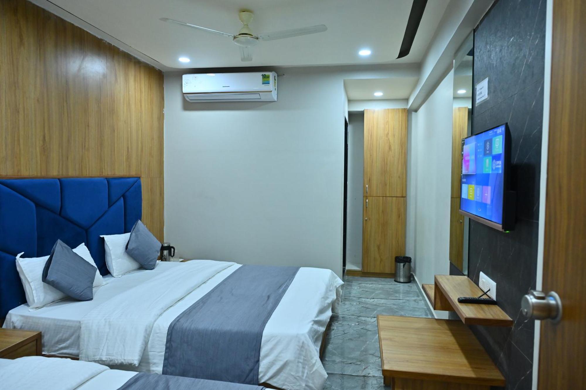 Hotel Sury Villa Ahmedabad Eksteriør billede