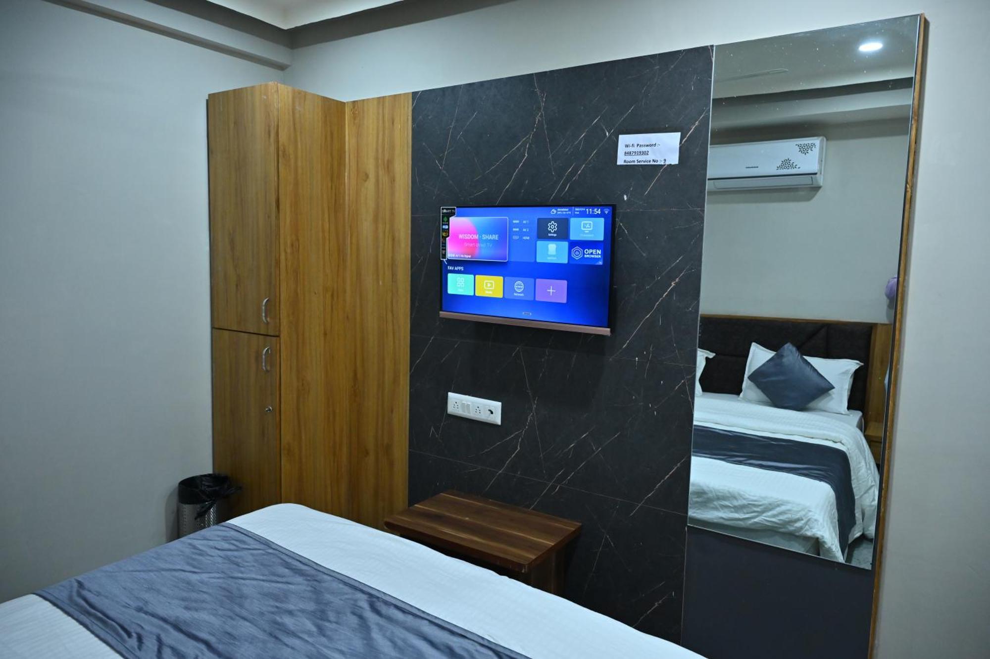 Hotel Sury Villa Ahmedabad Eksteriør billede
