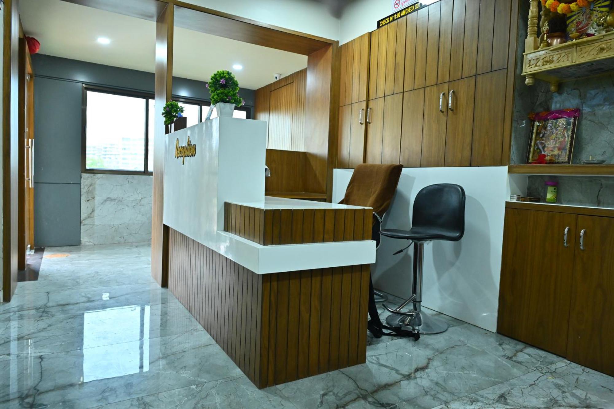 Hotel Sury Villa Ahmedabad Eksteriør billede